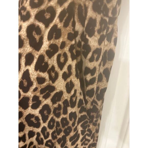 TORRID Challis Leopard Print V Neck Button Front Shark Bite Hem Dress Size 2/2X - Picture 6 of 13